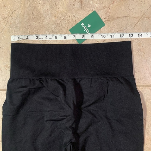 🖤NWT HALARA Seamless Flow High Waisted Ruched Plain Leggings - Sold Out - Size L - Picture 10 of 13